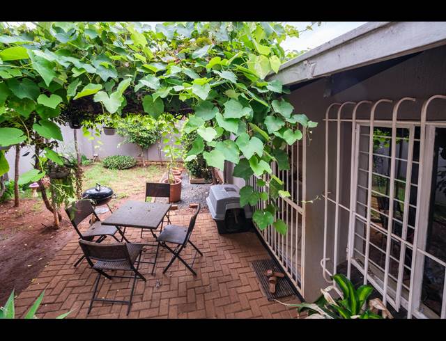 2 BEDROOM TOWNHOUSE FOR SALE IN NORTHWOLD